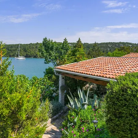 Paradise 別荘 シベニク