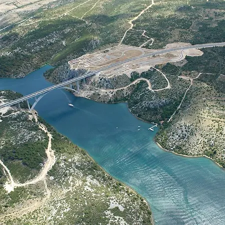 Дом отдыха Paradise Шибеник